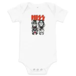 Body de bebé branco KISS (HISS) com o logótipo vermelho e quatro ilustrações dos membros da banda como gatos ("Cat Rock").