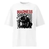 T-shirt branca oversized com gola alta e estampa da banda Madness sobre padrão de xadrez preto e branco, em algodão de 200g. Disponível na veryfashion.pt.