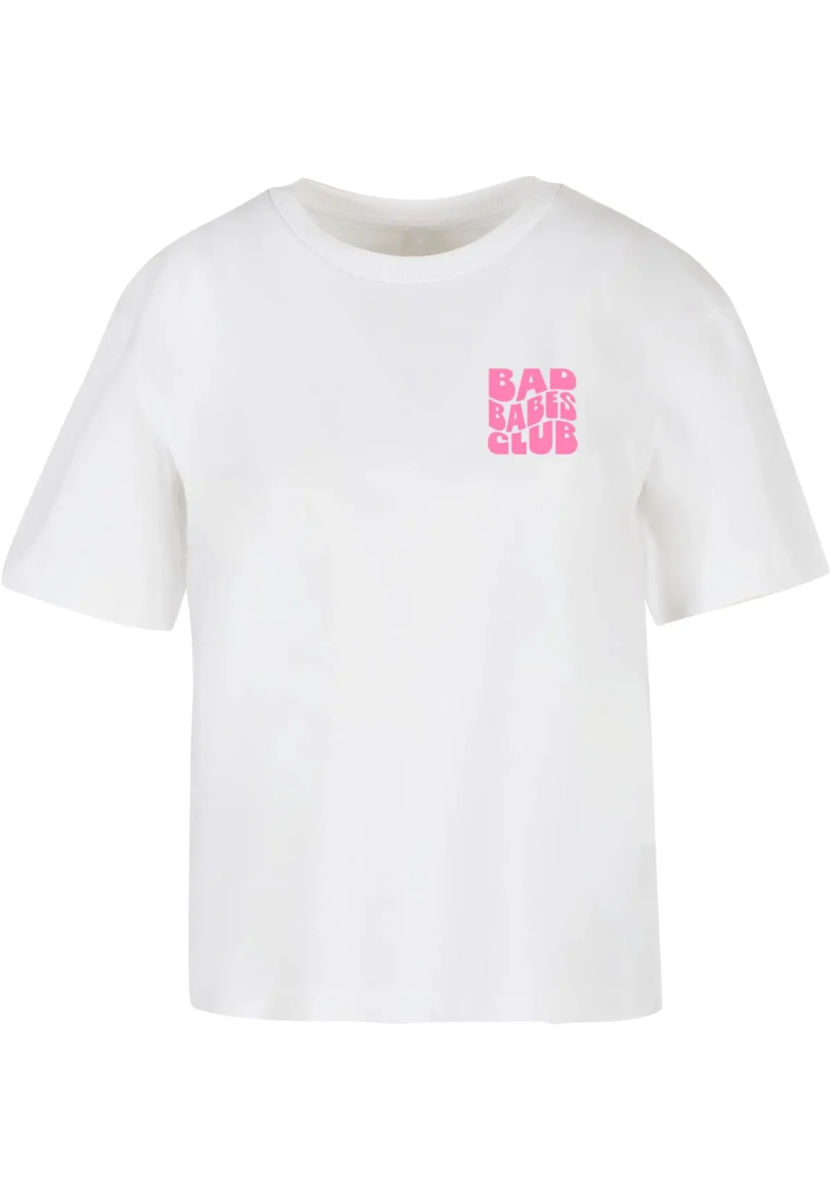 T-shirt branca de gola redonda com pequeno logótipo cor-de-rosa "Bad Babes Club" no lado esquerdo do peito em tipografia retro ondulada.